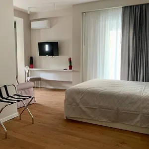 https://sweet-home-de-rossi.barihotels.org