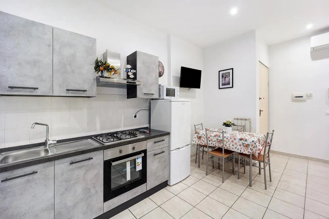 Apartment La Ballerina Di Alassio Italy